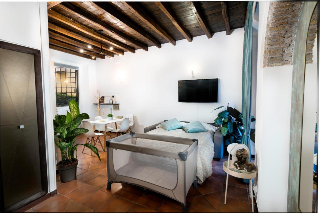 Quiet Trevi Fountain Apartment With Patio And Backyard Rom Exteriör bild
