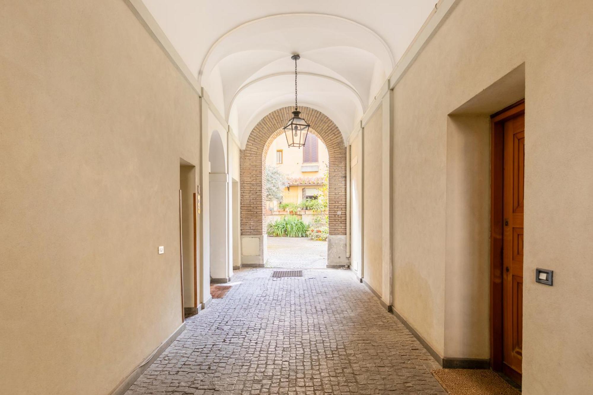 Quiet Trevi Fountain Apartment With Patio And Backyard Rom Exteriör bild
