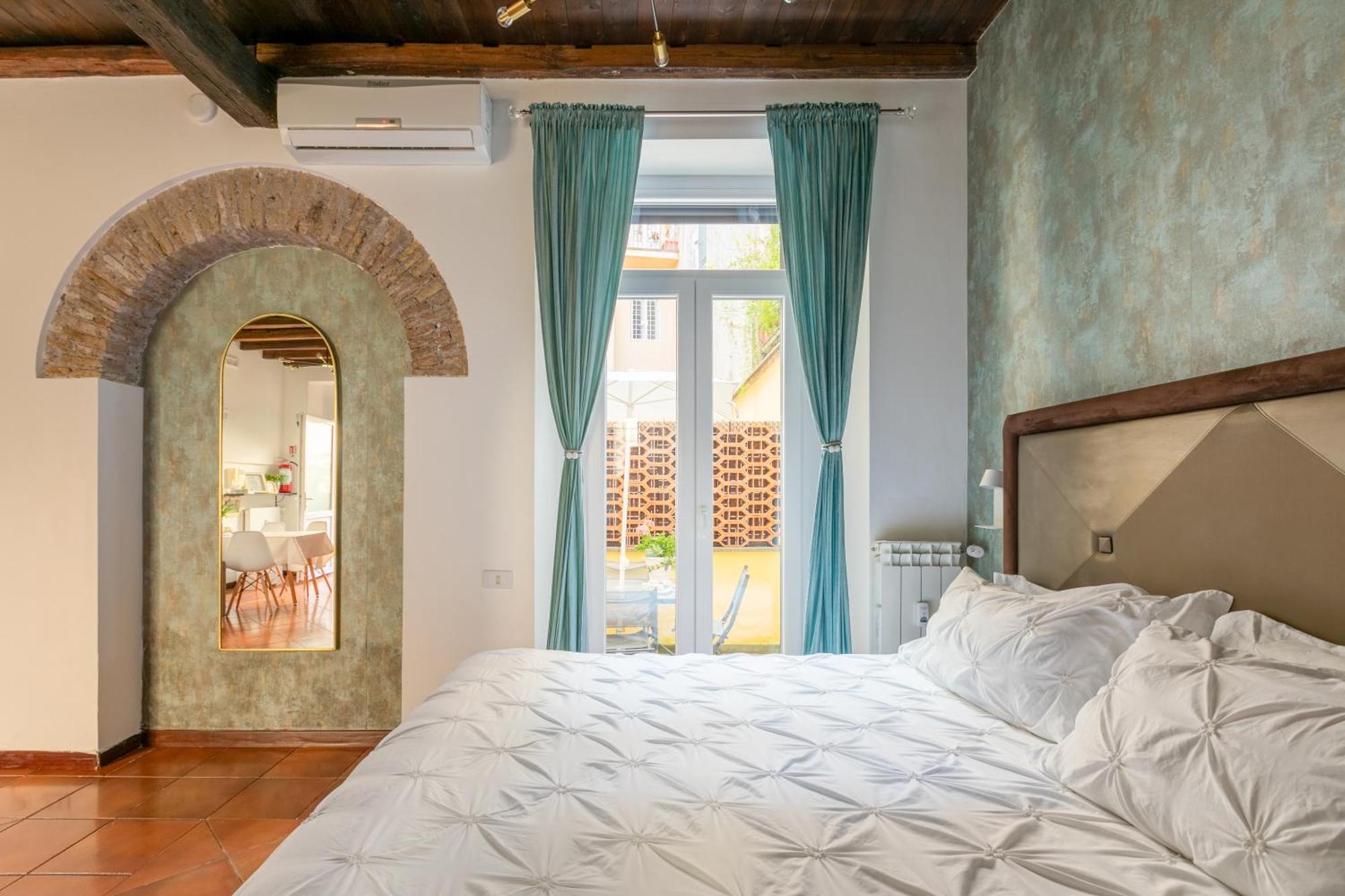 Quiet Trevi Fountain Apartment With Patio And Backyard Rom Exteriör bild